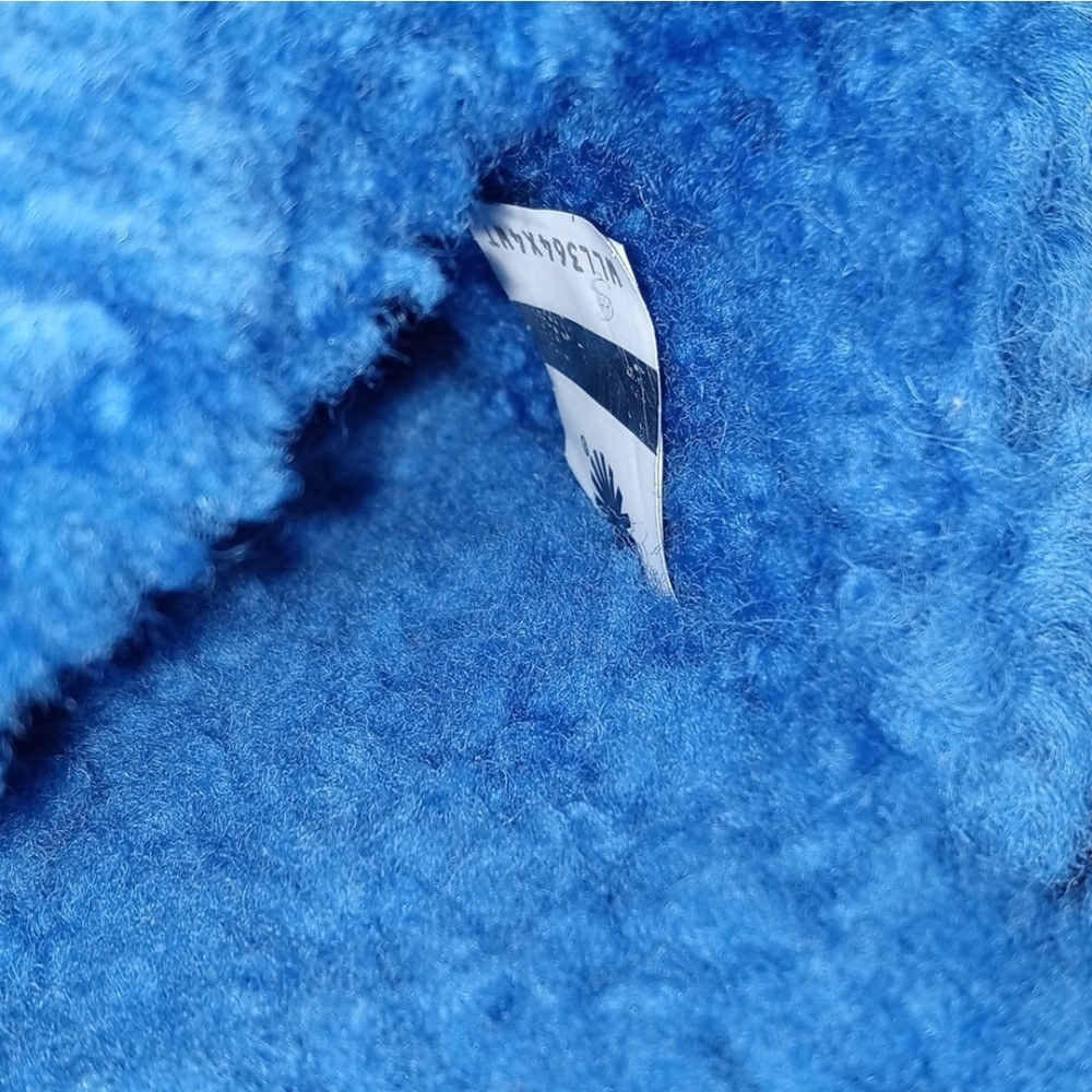 ๐UGG๐ - Fluffita Cobalt Blue Flatform Slipper - Picture 5 of 12